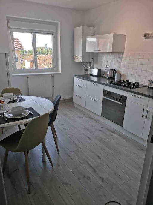 בורג-אן-ברס Charmant Appartement Au Calme מראה חיצוני תמונה