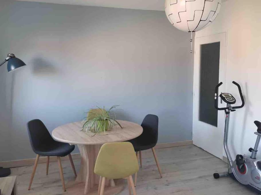 בורג-אן-ברס Charmant Appartement Au Calme מראה חיצוני תמונה